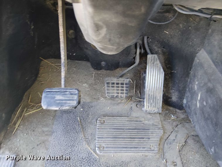 image for item FK0542 2004 Mack CX613 semi truck