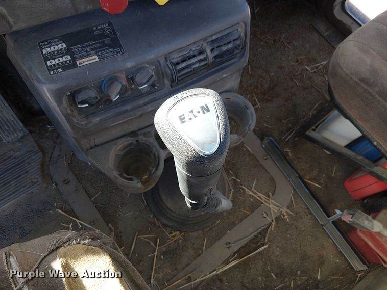 image for item FK0542 2004 Mack CX613 semi truck