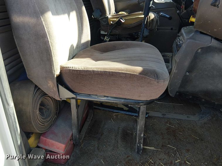 image for item FK0542 2004 Mack CX613 semi truck