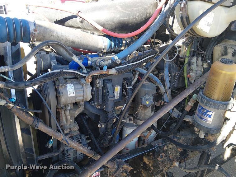 image for item FK0542 2004 Mack CX613 semi truck