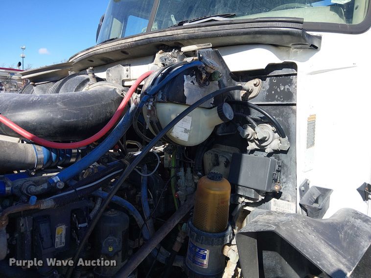 image for item FK0542 2004 Mack CX613 semi truck