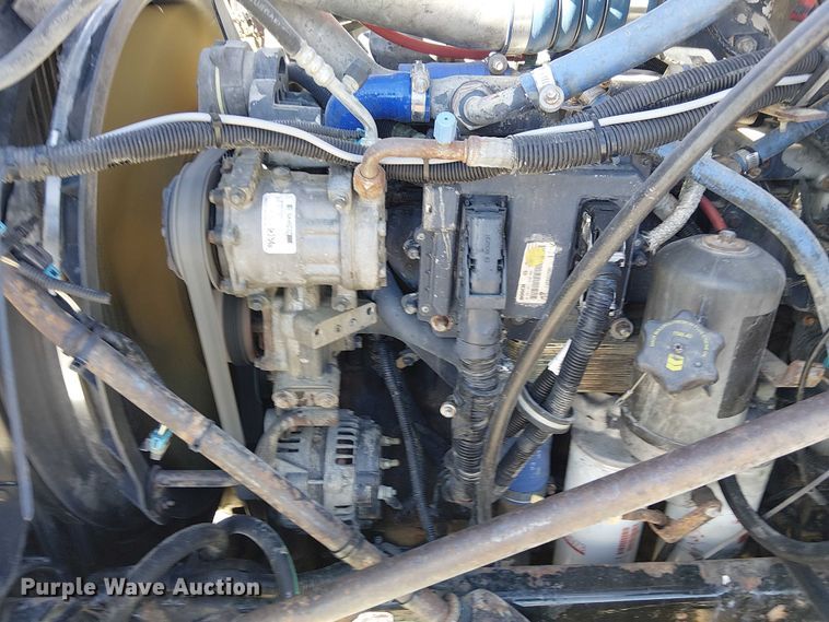 image for item FK0542 2004 Mack CX613 semi truck