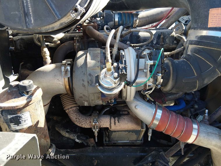 image for item FK0542 2004 Mack CX613 semi truck