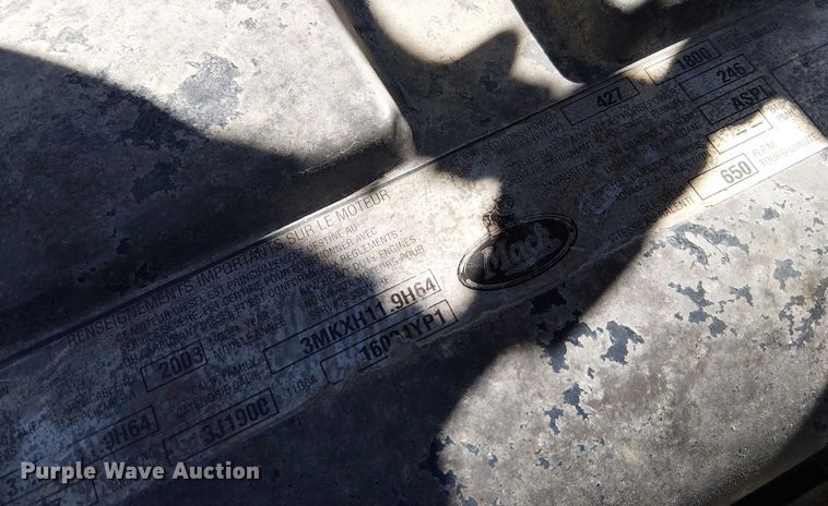 image for item FK0542 2004 Mack CX613 semi truck