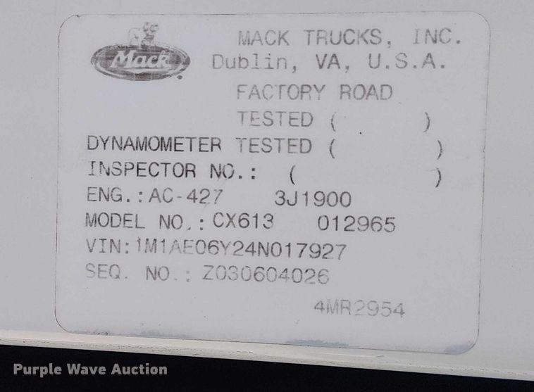 image for item FK0542 2004 Mack CX613 semi truck