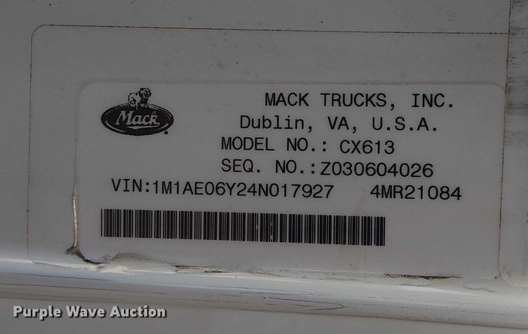 image for item FK0542 2004 Mack CX613 semi truck