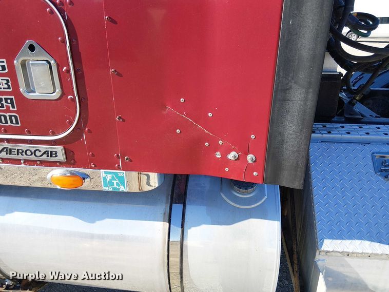 image for item FK0543 2006 Kenworth T800 semi truck