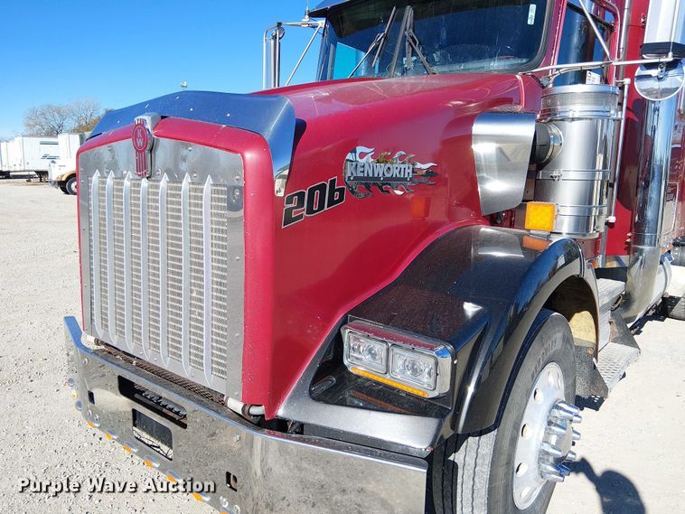 image for item FK0543 2006 Kenworth T800 semi truck