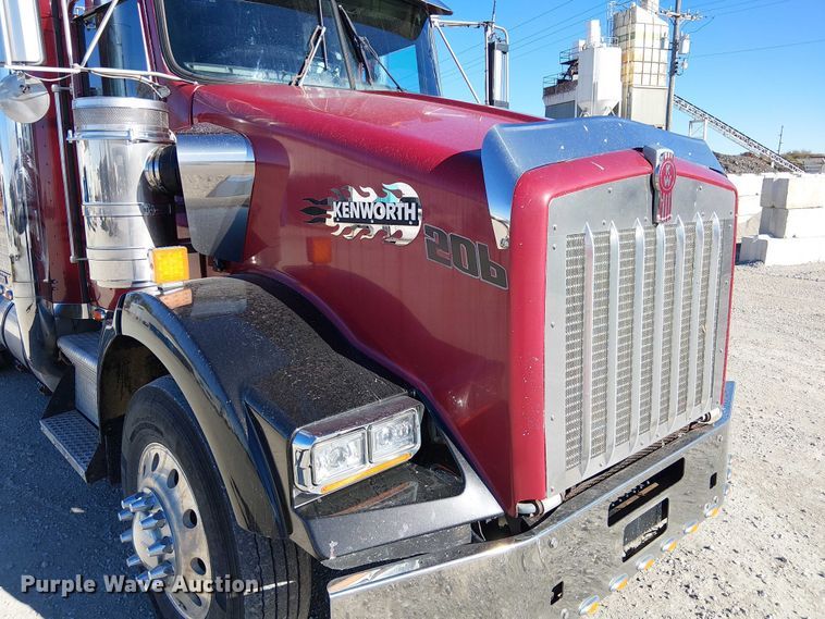 image for item FK0543 2006 Kenworth T800 semi truck