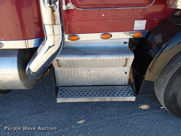 image for item FK0543 2006 Kenworth T800 semi truck