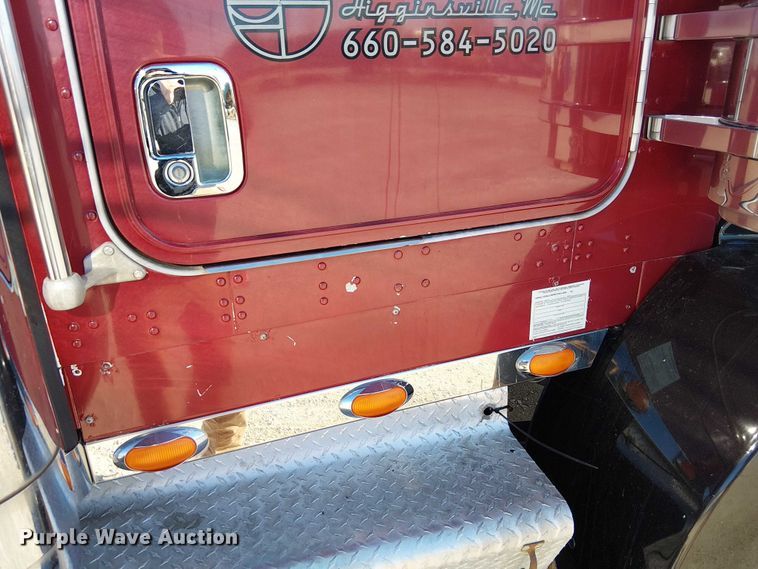 image for item FK0543 2006 Kenworth T800 semi truck