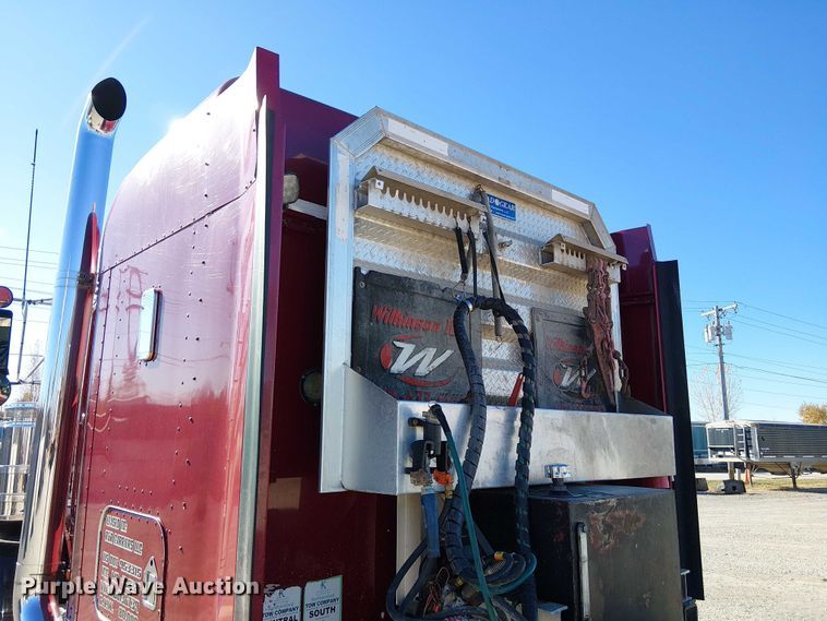 image for item FK0543 2006 Kenworth T800 semi truck