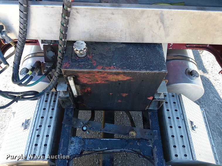 image for item FK0543 2006 Kenworth T800 semi truck