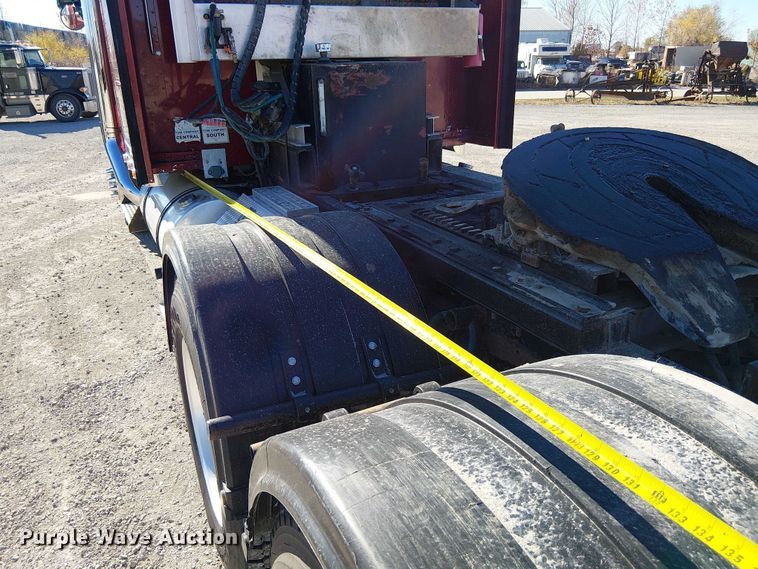 image for item FK0543 2006 Kenworth T800 semi truck