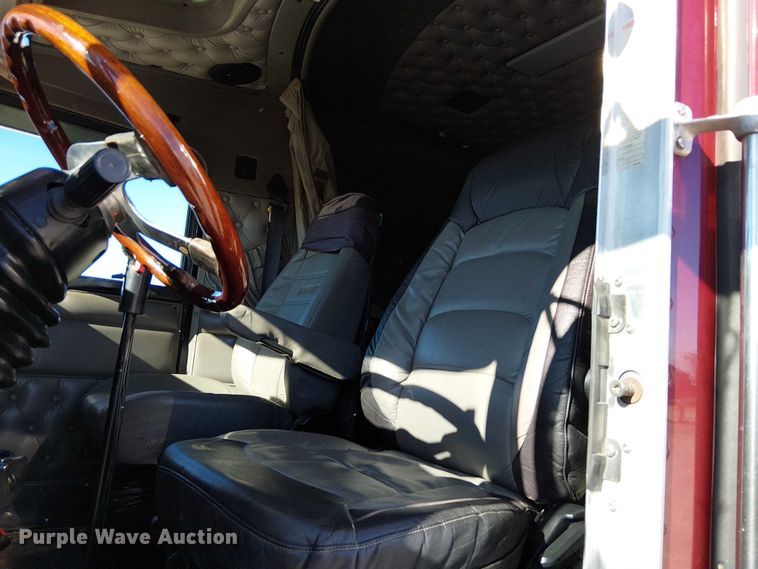 image for item FK0543 2006 Kenworth T800 semi truck