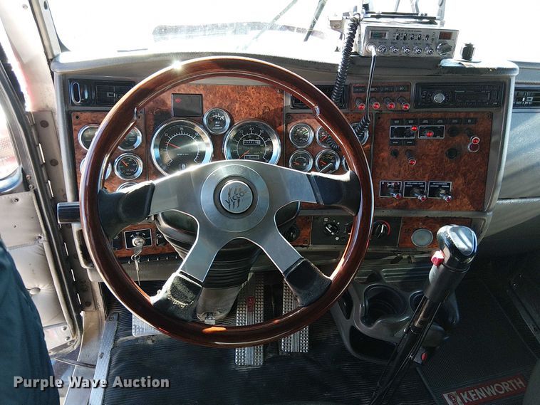 image for item FK0543 2006 Kenworth T800 semi truck