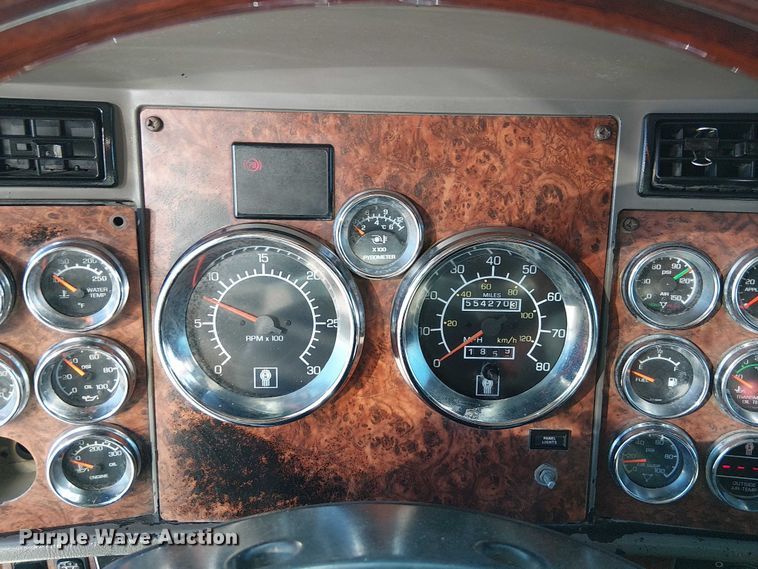 image for item FK0543 2006 Kenworth T800 semi truck