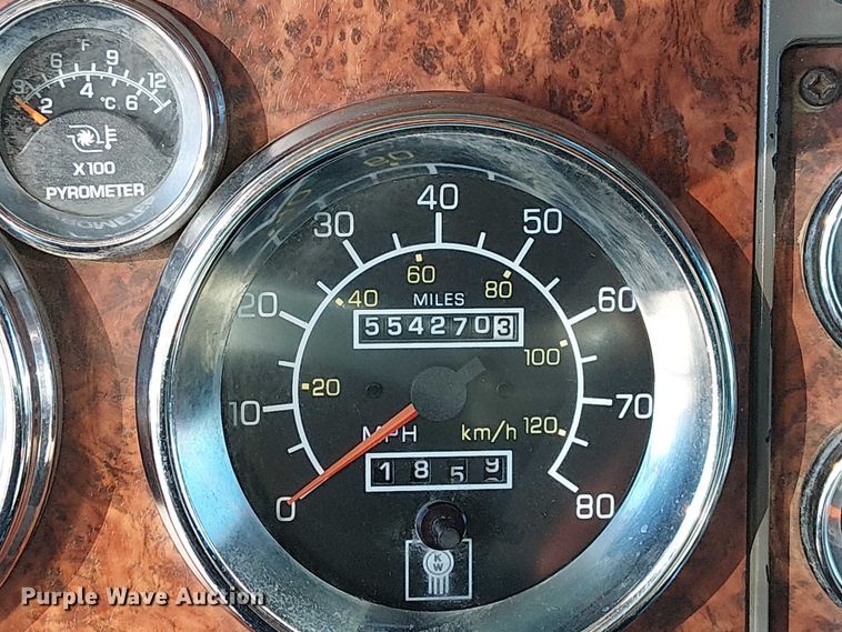 image for item FK0543 2006 Kenworth T800 semi truck