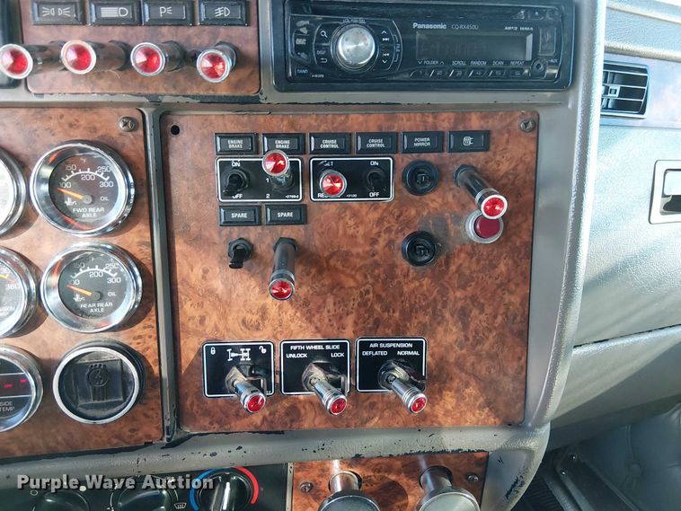 image for item FK0543 2006 Kenworth T800 semi truck