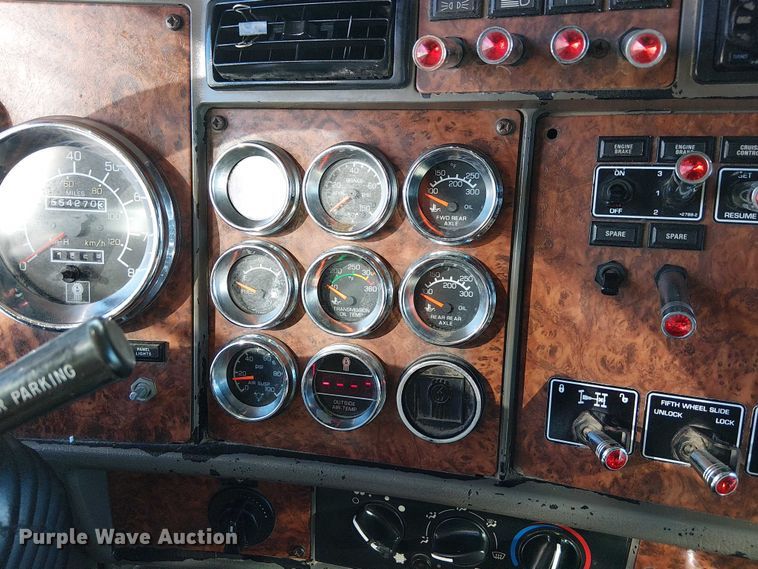 image for item FK0543 2006 Kenworth T800 semi truck