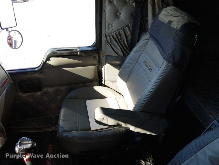 image for item FK0543 2006 Kenworth T800 semi truck