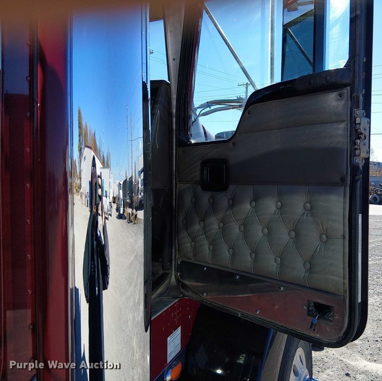 image for item FK0543 2006 Kenworth T800 semi truck