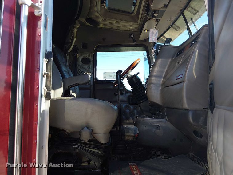 image for item FK0543 2006 Kenworth T800 semi truck