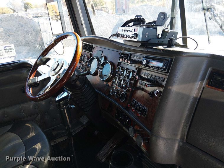 image for item FK0543 2006 Kenworth T800 semi truck