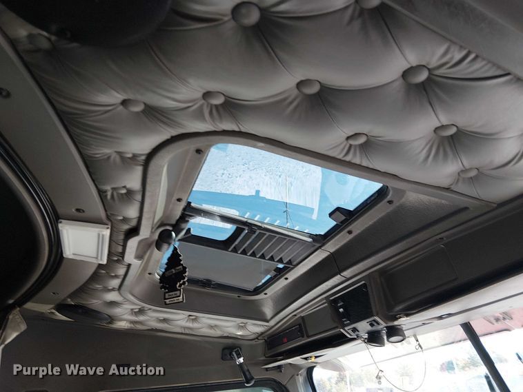 image for item FK0543 2006 Kenworth T800 semi truck