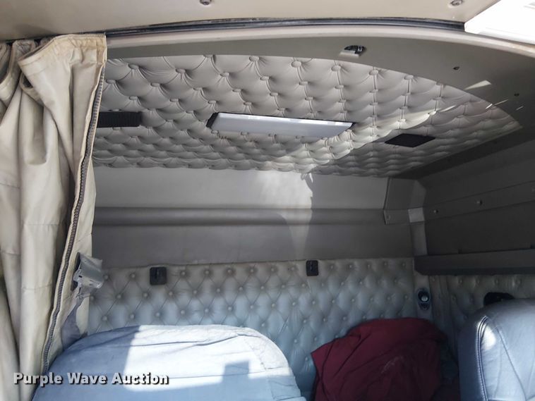 image for item FK0543 2006 Kenworth T800 semi truck