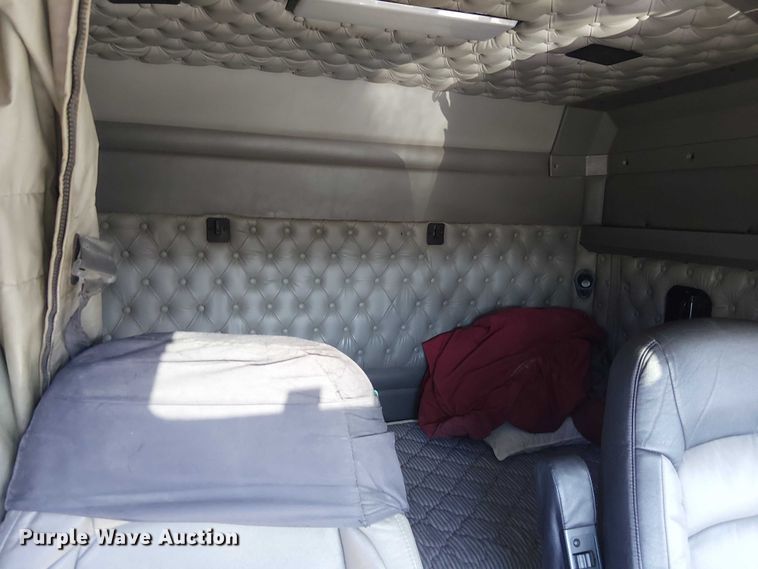 image for item FK0543 2006 Kenworth T800 semi truck