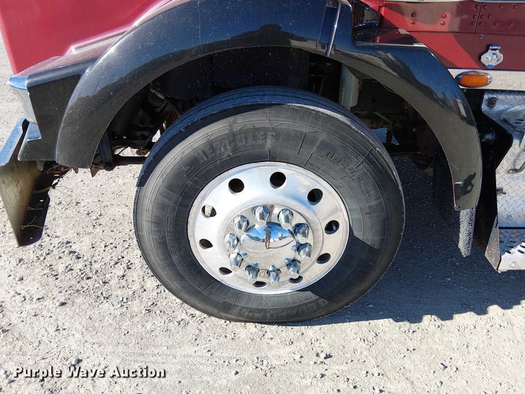 image for item FK0543 2006 Kenworth T800 semi truck