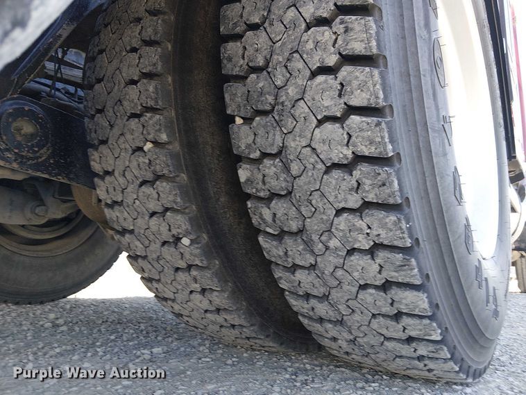 image for item FK0543 2006 Kenworth T800 semi truck