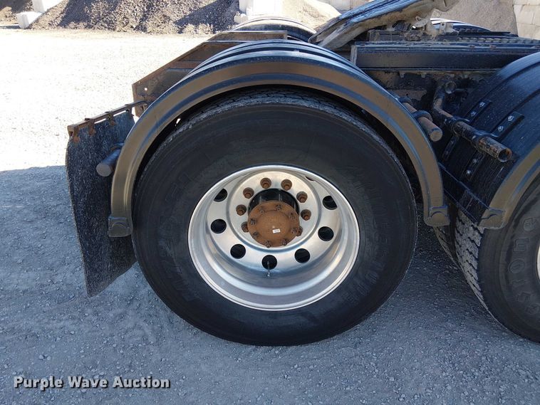 image for item FK0543 2006 Kenworth T800 semi truck