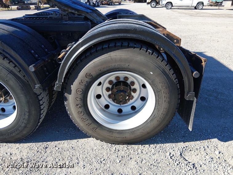 image for item FK0543 2006 Kenworth T800 semi truck