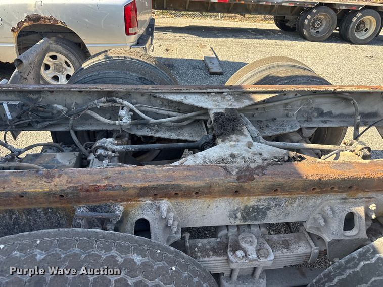 image for item FK0574 1999 Volvo WG semi truck