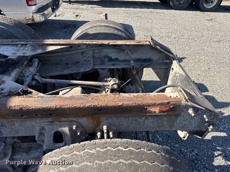 image for item FK0574 1999 Volvo WG semi truck