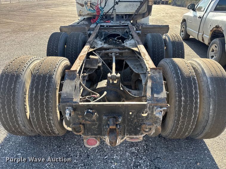 image for item FK0574 1999 Volvo WG semi truck