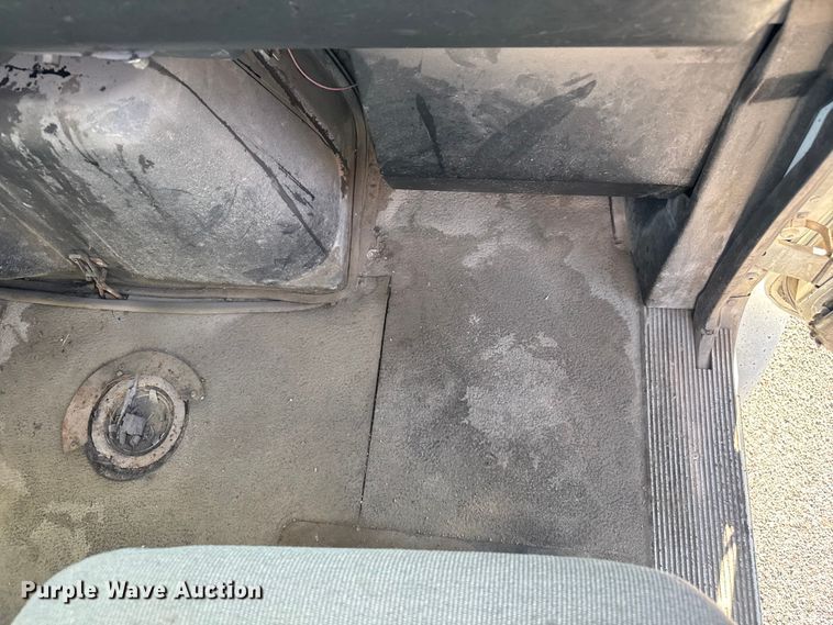 image for item FK0574 1999 Volvo WG semi truck