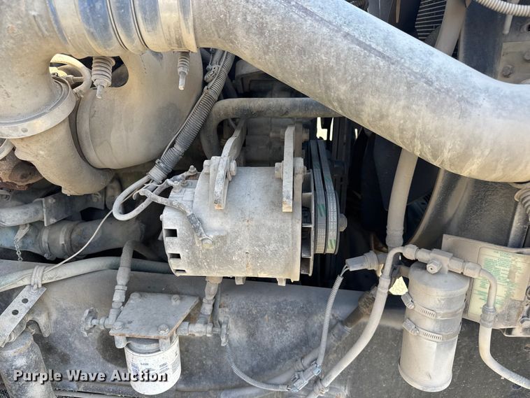 image for item FK0574 1999 Volvo WG semi truck