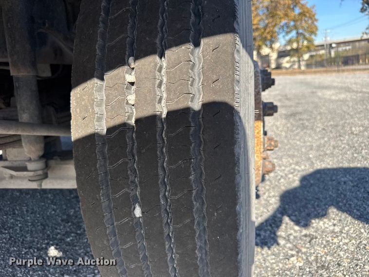 image for item FK0574 1999 Volvo WG semi truck