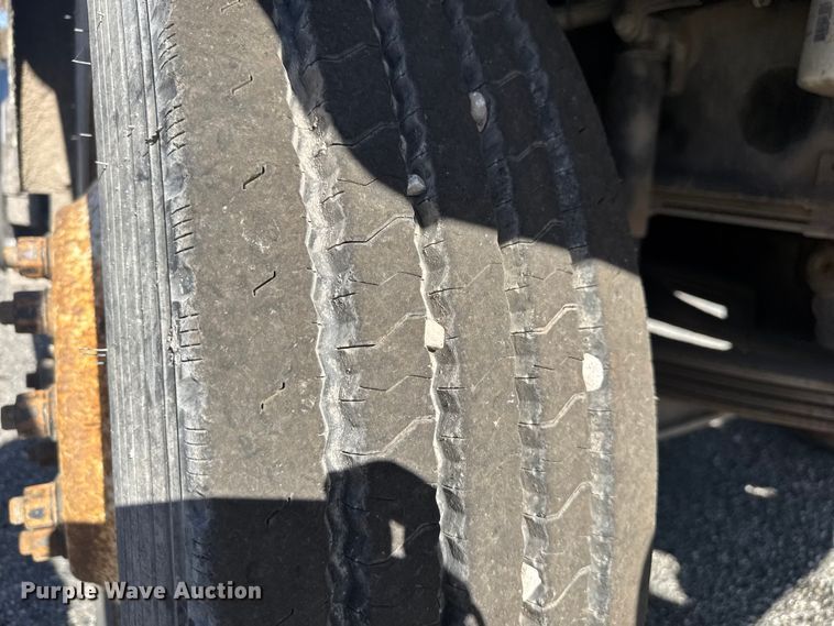 image for item FK0574 1999 Volvo WG semi truck