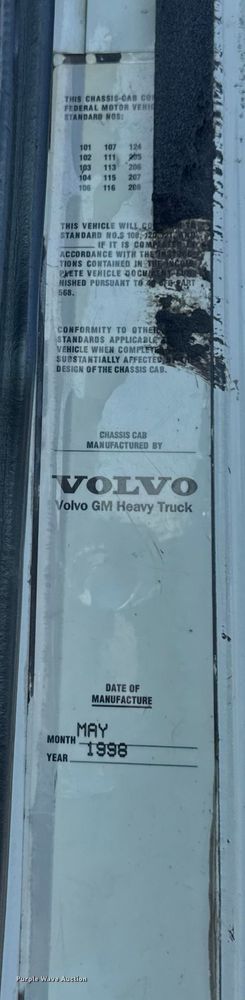 image for item FK0574 1999 Volvo WG semi truck