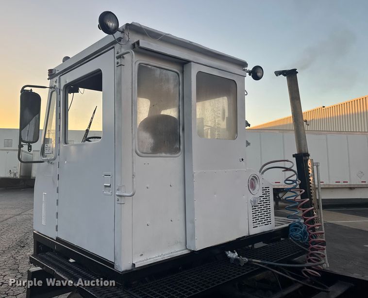 image for item FK0581 Ottawa  YT30 yard truck