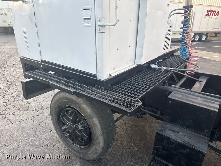 image for item FK0581 Ottawa  YT30 yard truck