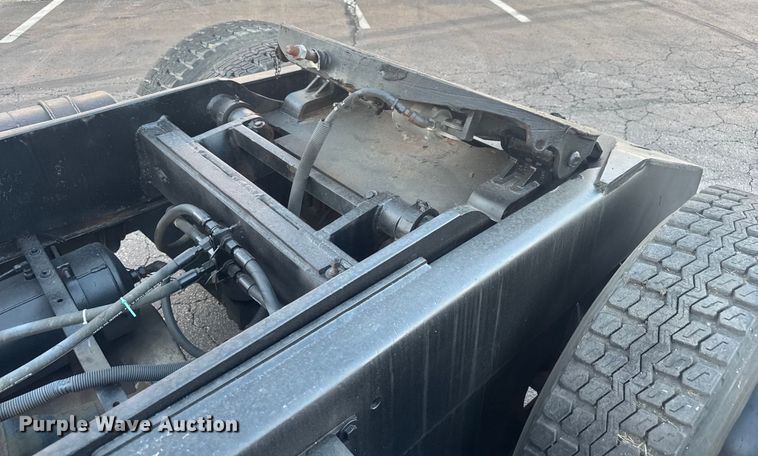 image for item FK0581 Ottawa  YT30 yard truck