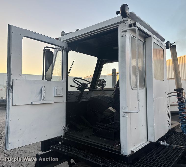 image for item FK0581 Ottawa  YT30 yard truck