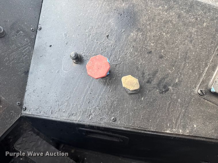 image for item FK0581 Ottawa  YT30 yard truck