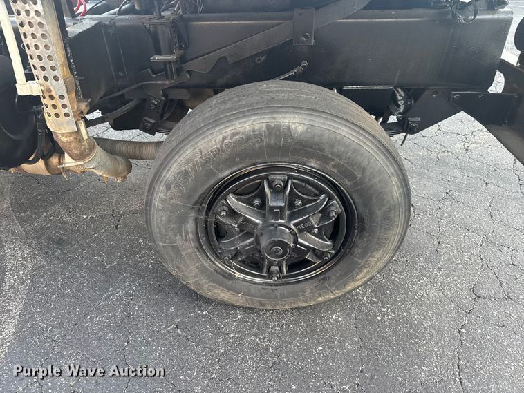 image for item FK0581 Ottawa  YT30 yard truck