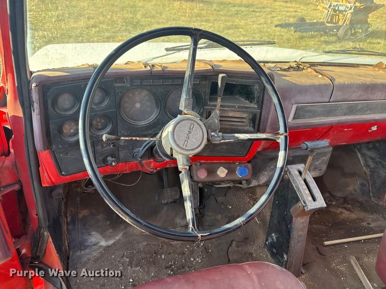 image for item FK0587 1982 GMC Top Kick semi truck